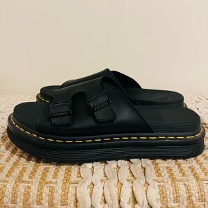 Unisex Dr Martens DAX Black Hydro Leather Slide Sandals Men’s Size 10 Women’s 11